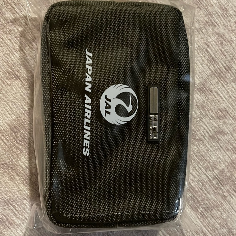 Japan airline business class amenity bag